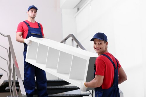 Low-carbon removal van supporting sustainable local moving